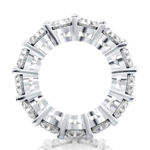 Italo Round And Cushion Cut Engagement Rings Sets - Picture 5 of 9